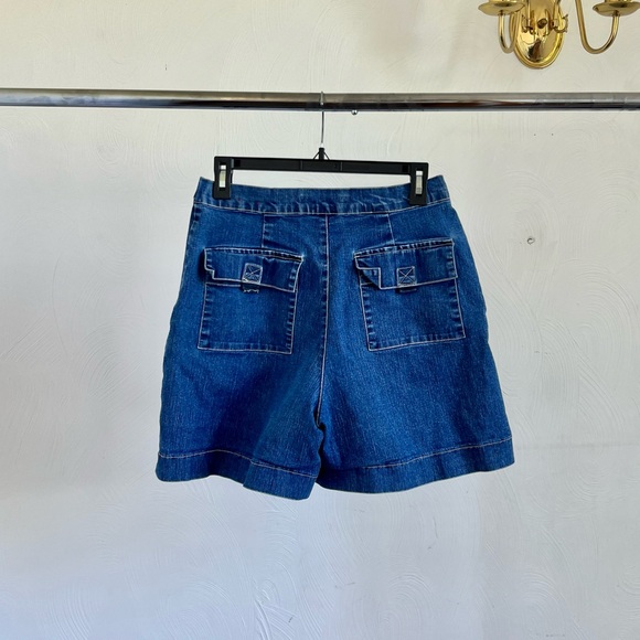 Gloria Vanderbilt Size 8 Denim Shorts - Picture 2 of 4